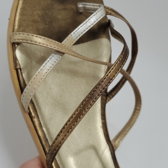 Sam & Libby Women's Gold Strappy Low Wedge - Picture 8 of 11